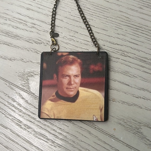 Captain Kirk Ornament - Picture 3 of 4